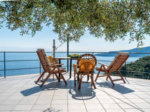 casa indipendente in vendita a Chiavari in zona Sant'Andrea di Rovereto