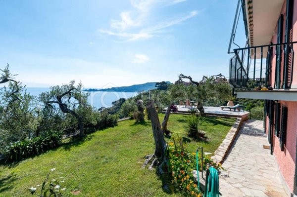 appartamento in vendita a Chiavari in zona Sant'Andrea di Rovereto