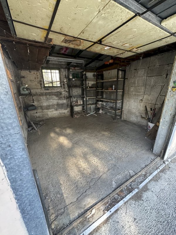 locale di sgombero in vendita a Chiavari