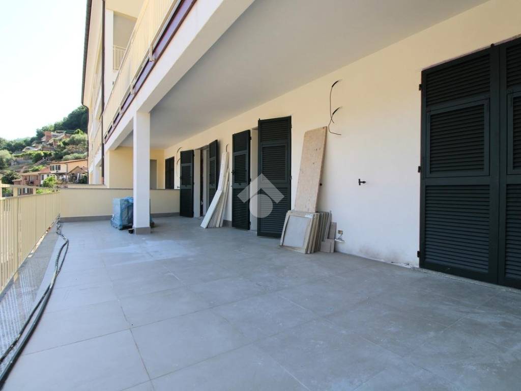 appartamento in vendita a Chiavari in zona Caperana