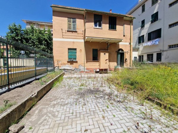 casa indipendente in vendita a Chiavari