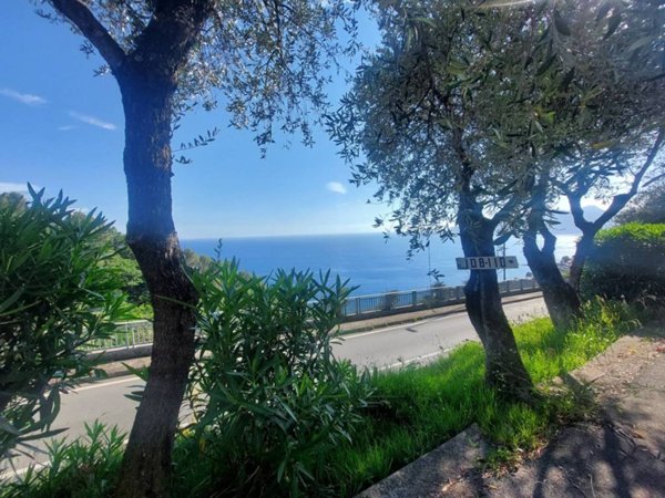 appartamento in vendita a Chiavari in zona Sant'Andrea di Rovereto