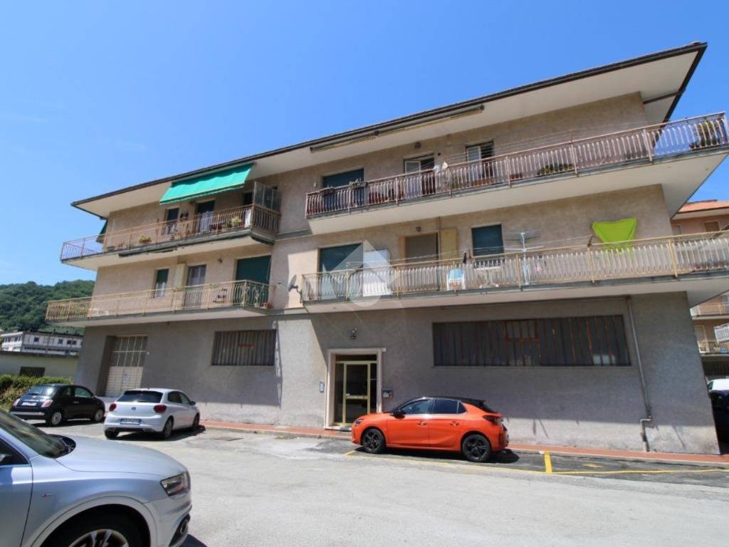 appartamento in vendita a Chiavari in zona Caperana