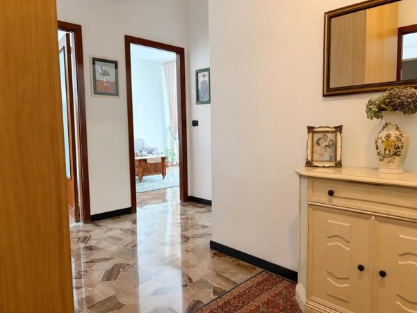 appartamento in vendita a Chiavari in zona Entella
