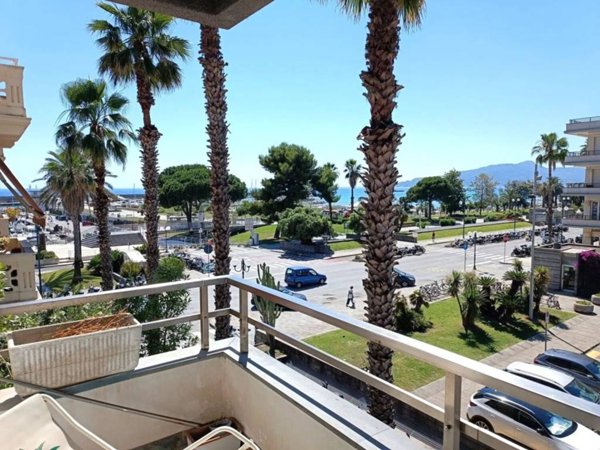 appartamento in vendita a Chiavari in zona Entella