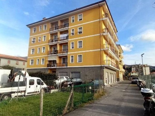appartamento in vendita a Chiavari in zona Caperana