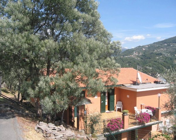casa indipendente in vendita a Chiavari in zona Caperana
