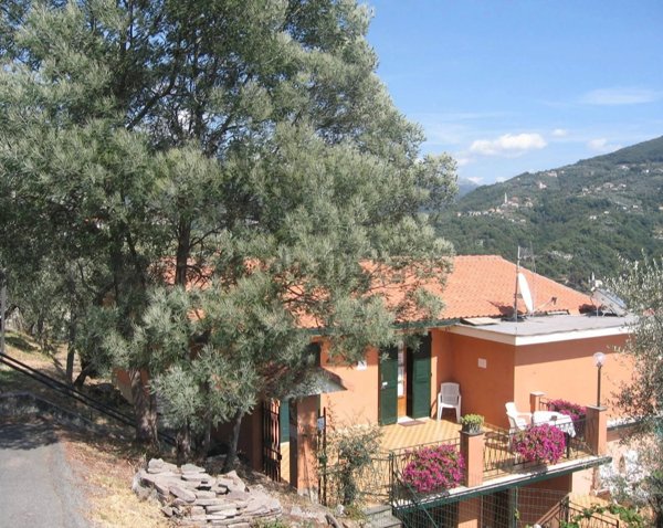 casa indipendente in vendita a Chiavari in zona Caperana