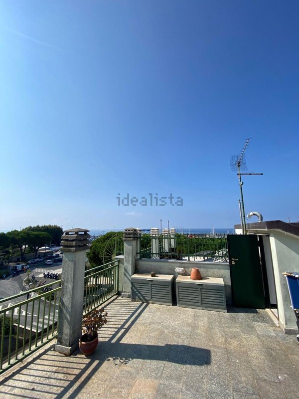 appartamento in vendita a Chiavari in zona Entella