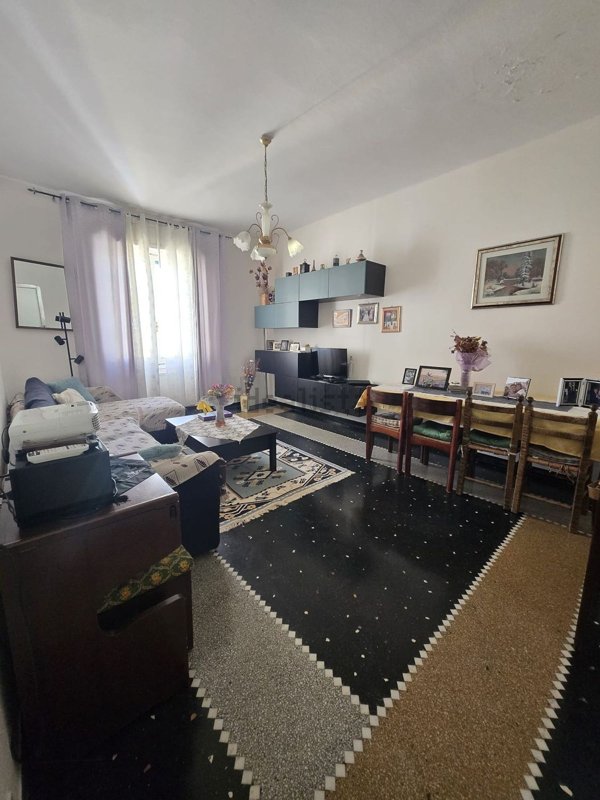 appartamento in vendita a Chiavari in zona Entella