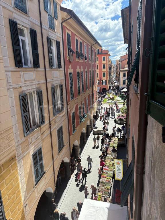 appartamento in vendita a Chiavari in zona Entella
