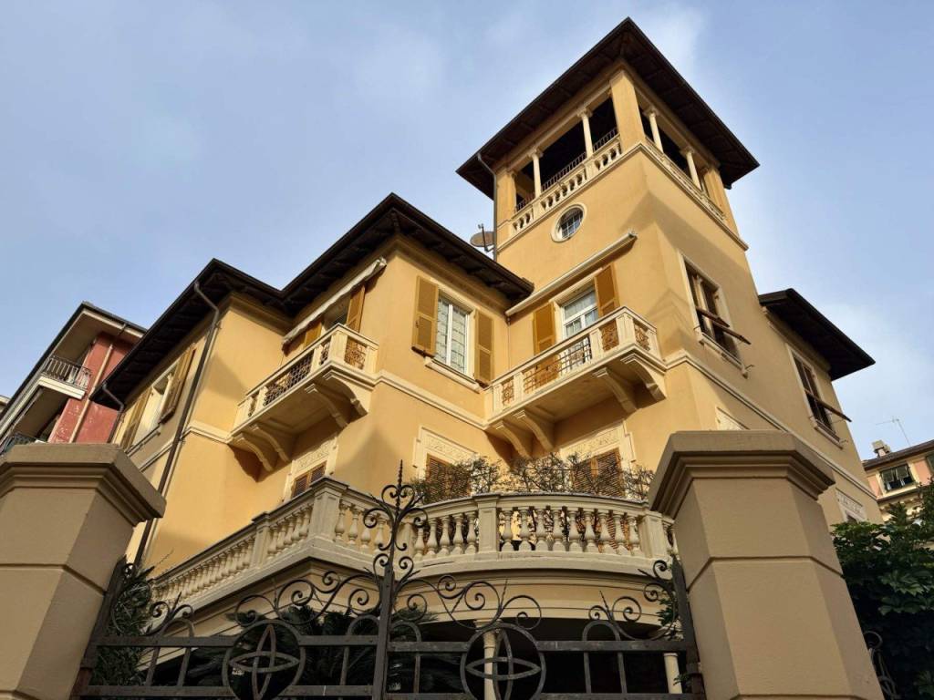 appartamento in vendita a Chiavari in zona Entella