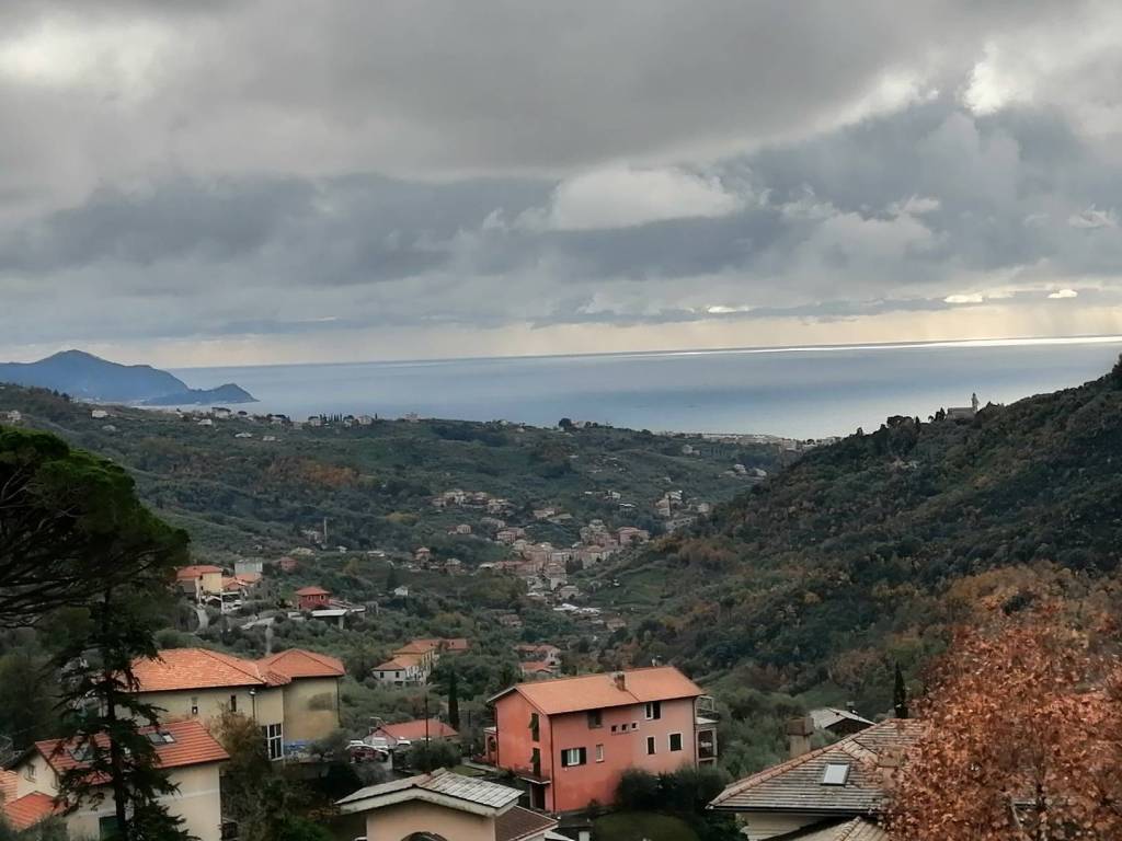 casa indipendente in vendita a Chiavari in zona Entella