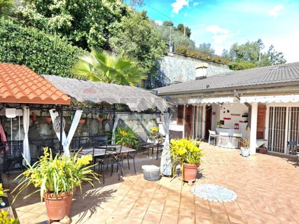 casa indipendente in vendita a Chiavari in zona Caperana