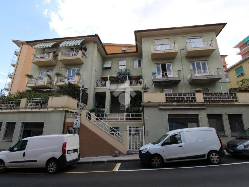 appartamento in vendita a Chiavari in zona Entella