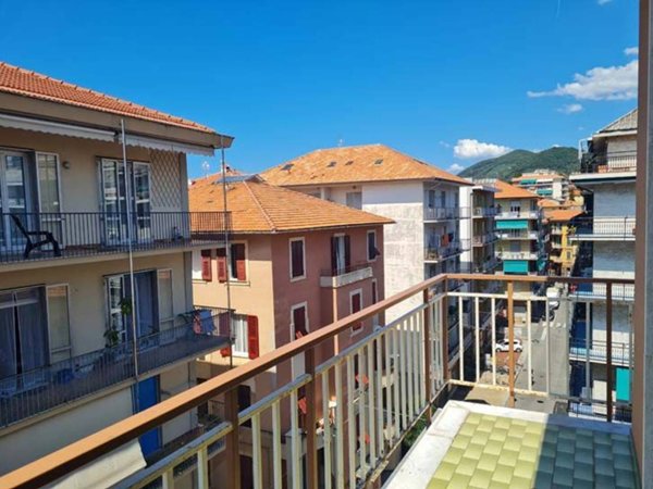 appartamento in vendita a Chiavari in zona Entella