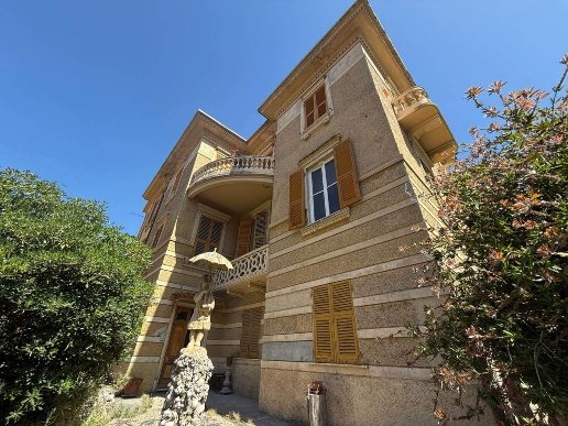 appartamento in vendita a Chiavari in zona Caperana