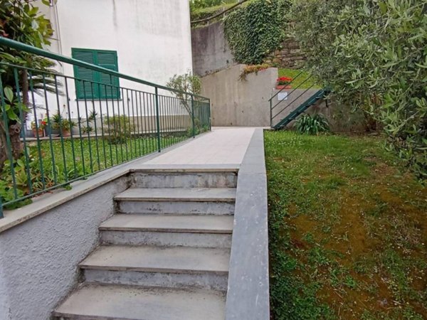 appartamento in vendita a Chiavari in zona Caperana