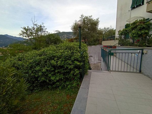 appartamento in vendita a Chiavari in zona Caperana