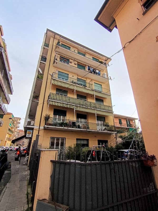 appartamento in vendita a Chiavari in zona Entella