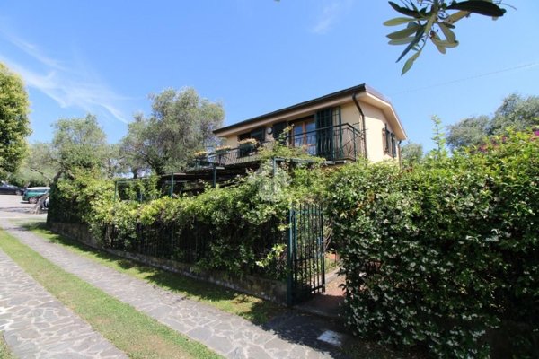 casa indipendente in vendita a Chiavari in zona Entella