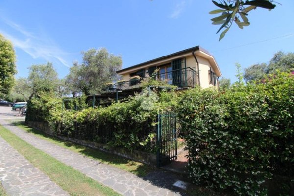 casa indipendente in vendita a Chiavari in zona Entella