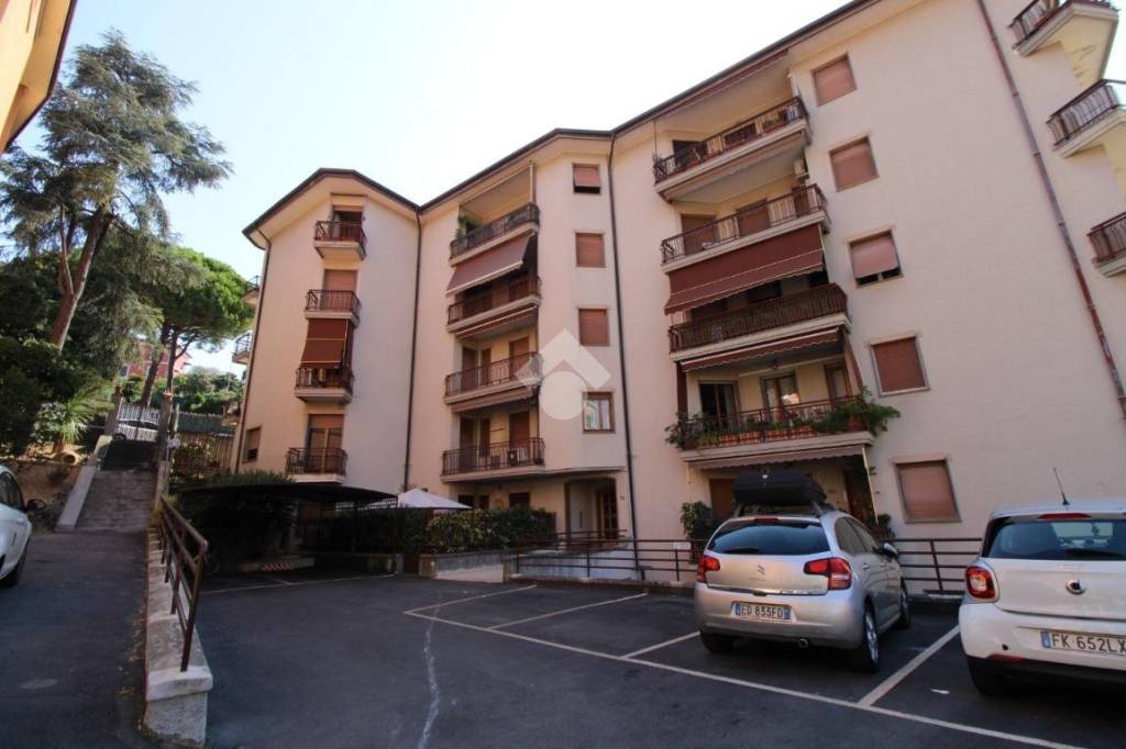 appartamento in vendita a Chiavari in zona Entella