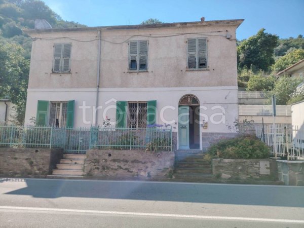 appartamento in vendita a Chiavari in zona Caperana
