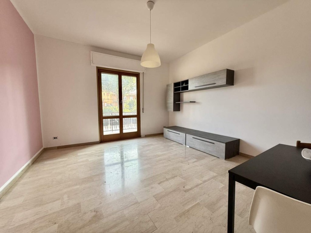 appartamento in vendita a Chiavari in zona Caperana