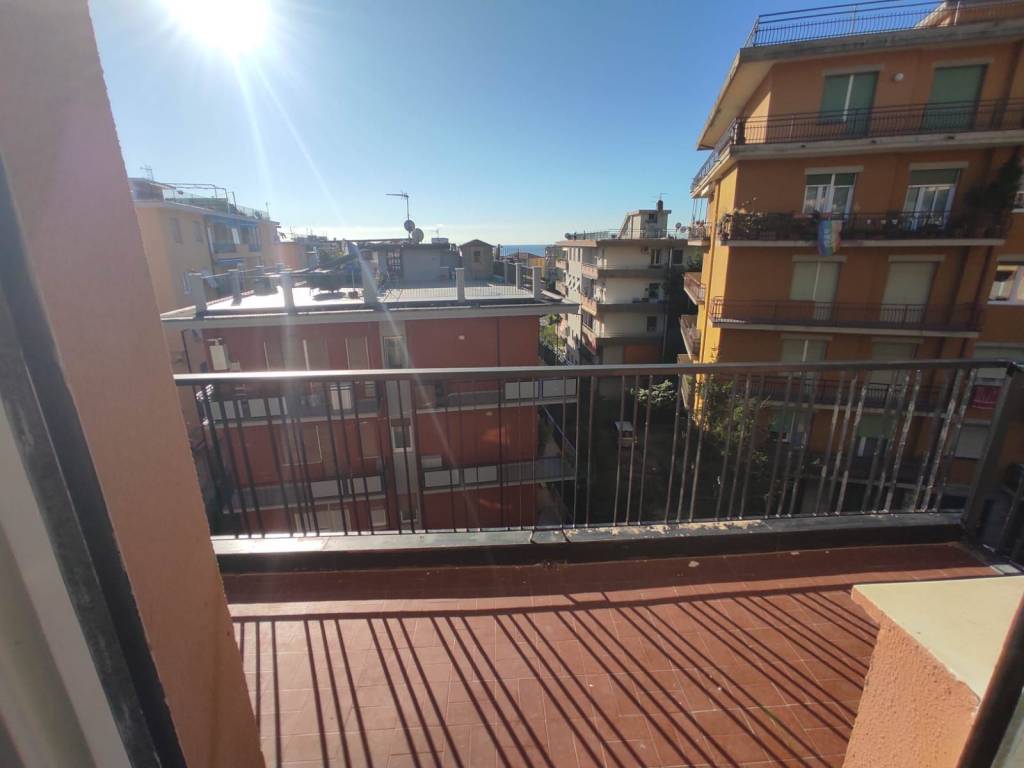 appartamento in vendita a Chiavari in zona Entella