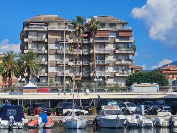 appartamento in vendita a Chiavari in zona Entella