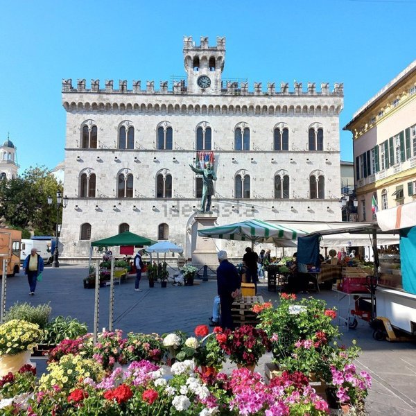 locale commerciale in vendita a Chiavari