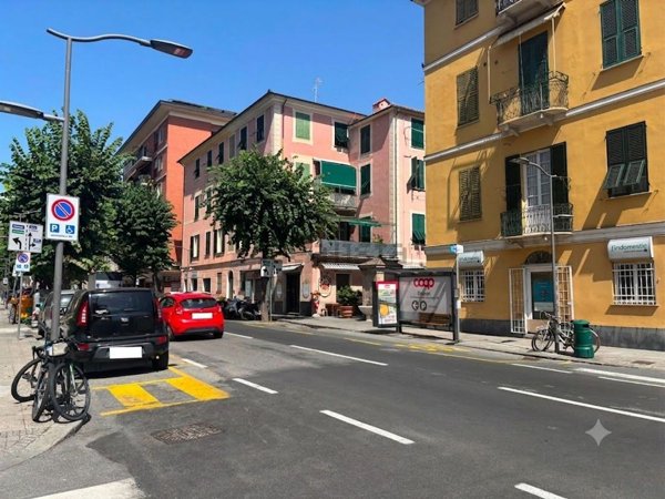 locale commerciale in vendita a Chiavari in zona Entella