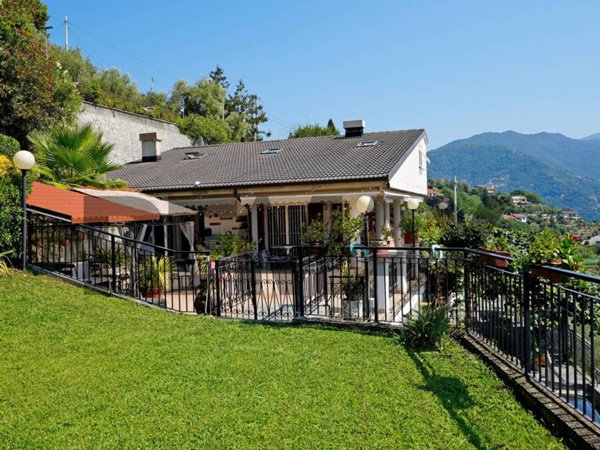 casa indipendente in vendita a Chiavari in zona Caperana