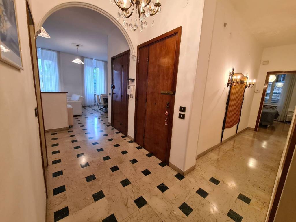 appartamento in vendita a Chiavari in zona Entella
