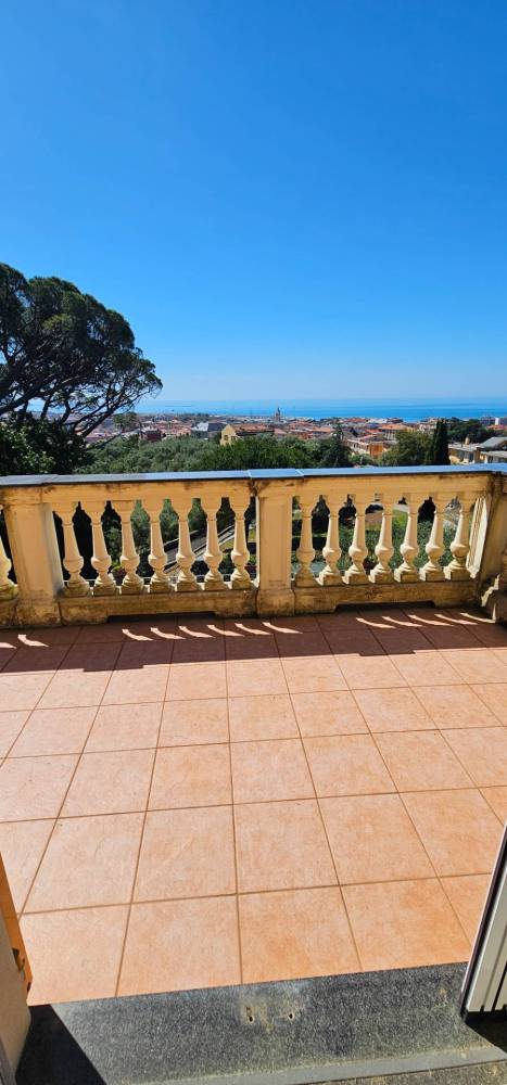 casa indipendente in vendita a Chiavari
