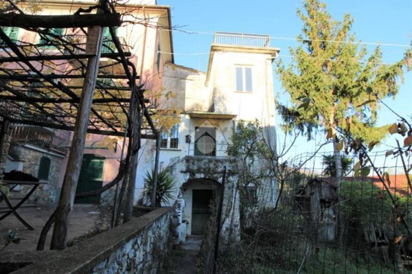 casa indipendente in vendita a Chiavari in zona Caperana