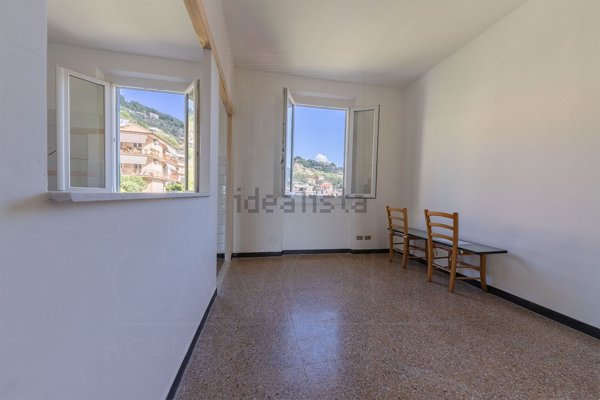 appartamento in vendita a Chiavari in zona Caperana