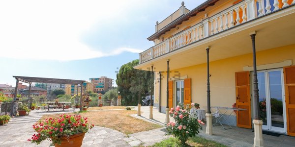 casa indipendente in vendita a Chiavari
