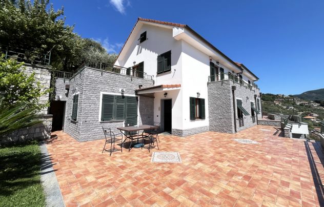 casa indipendente in vendita a Chiavari in zona Caperana