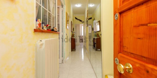 appartamento in vendita a Chiavari in zona Entella