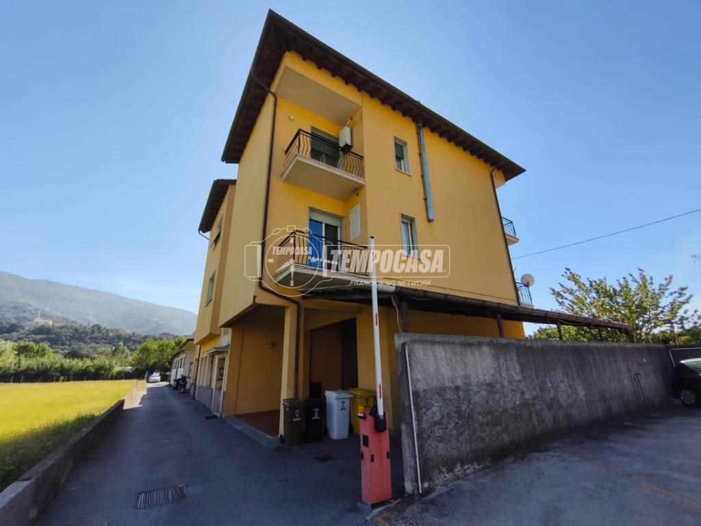 appartamento in vendita a Chiavari in zona Caperana