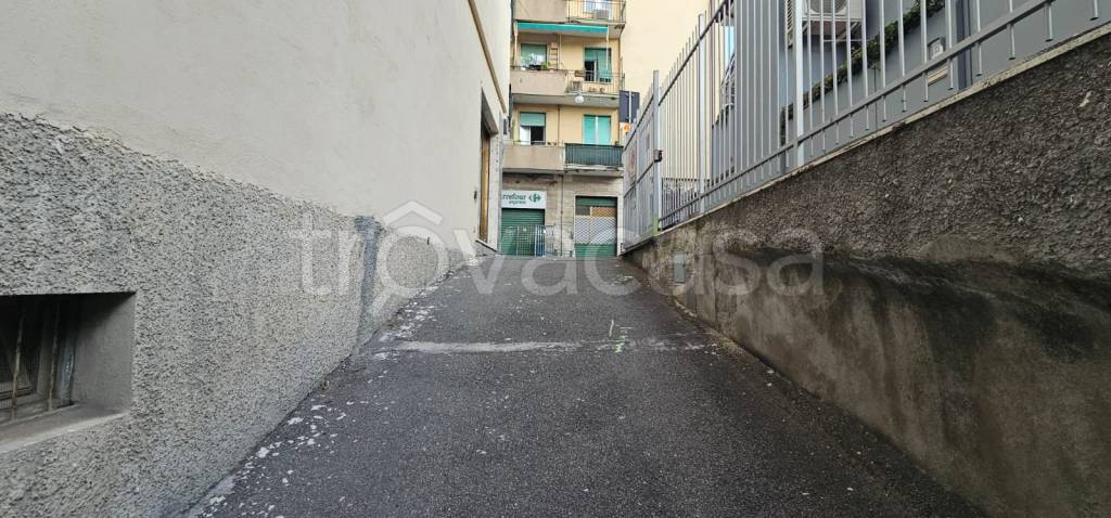 locale di sgombero in vendita a Chiavari