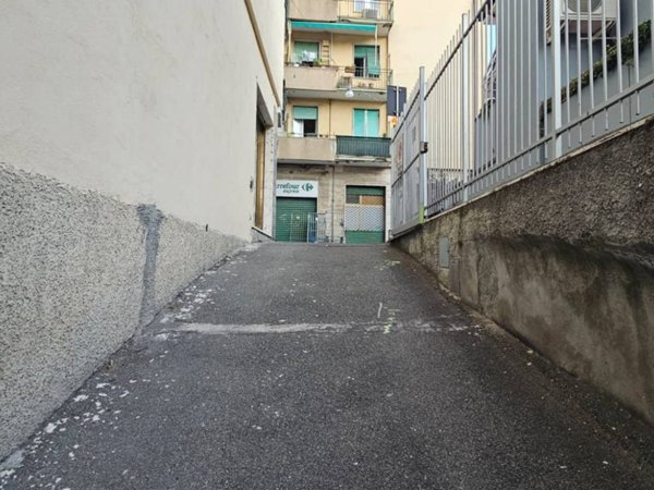 locale di sgombero in vendita a Chiavari