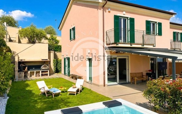 casa indipendente in vendita a Chiavari in zona Caperana