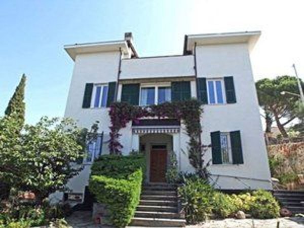 casa indipendente in vendita a Chiavari in zona Entella