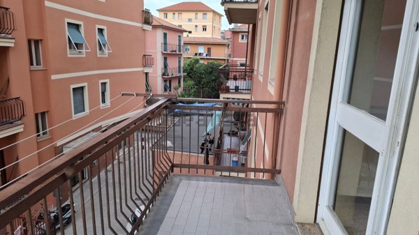appartamento in vendita a Chiavari in zona Caperana