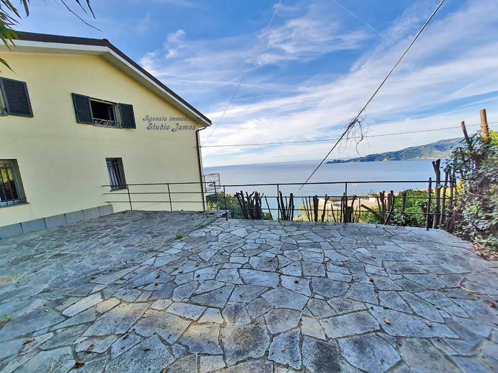 casa indipendente in vendita a Chiavari in zona Sant'Andrea di Rovereto