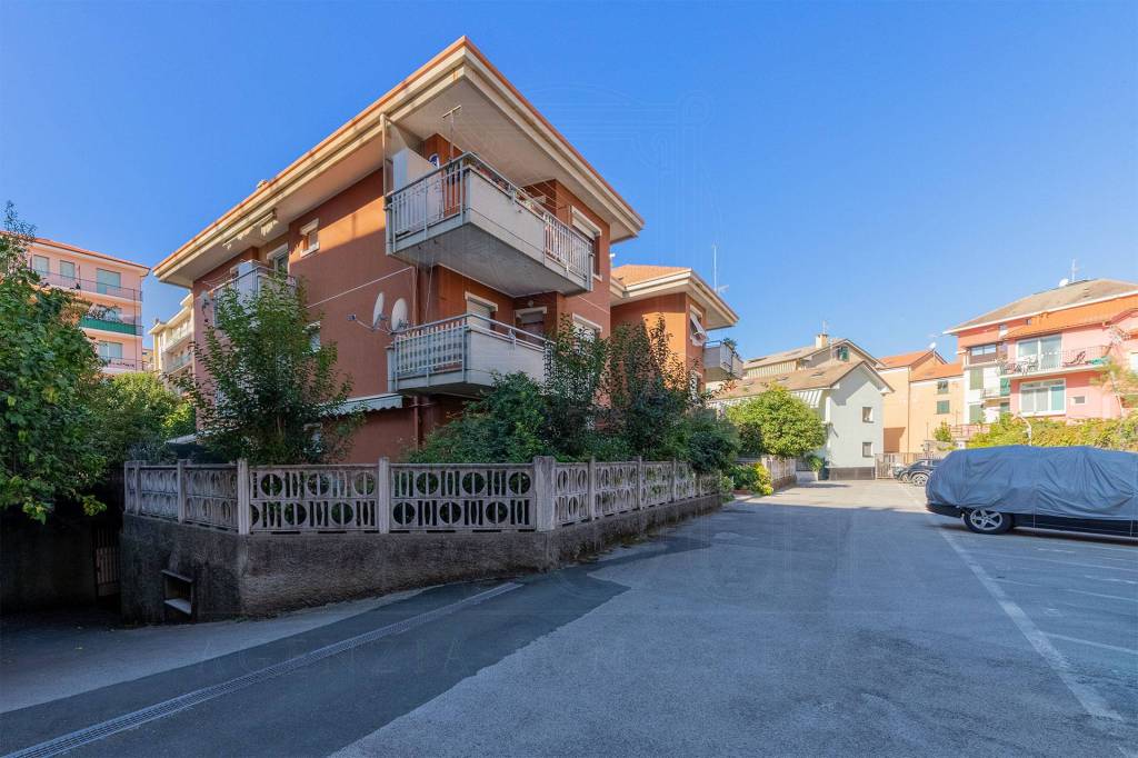 appartamento in vendita a Chiavari in zona Entella