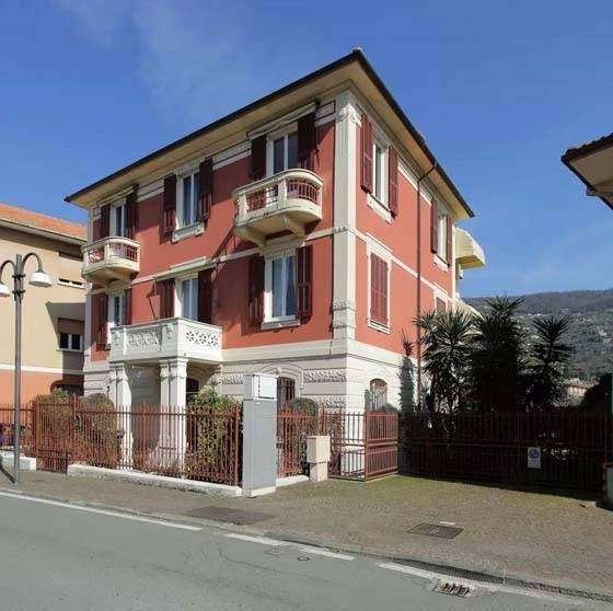 appartamento in vendita a Chiavari in zona Entella
